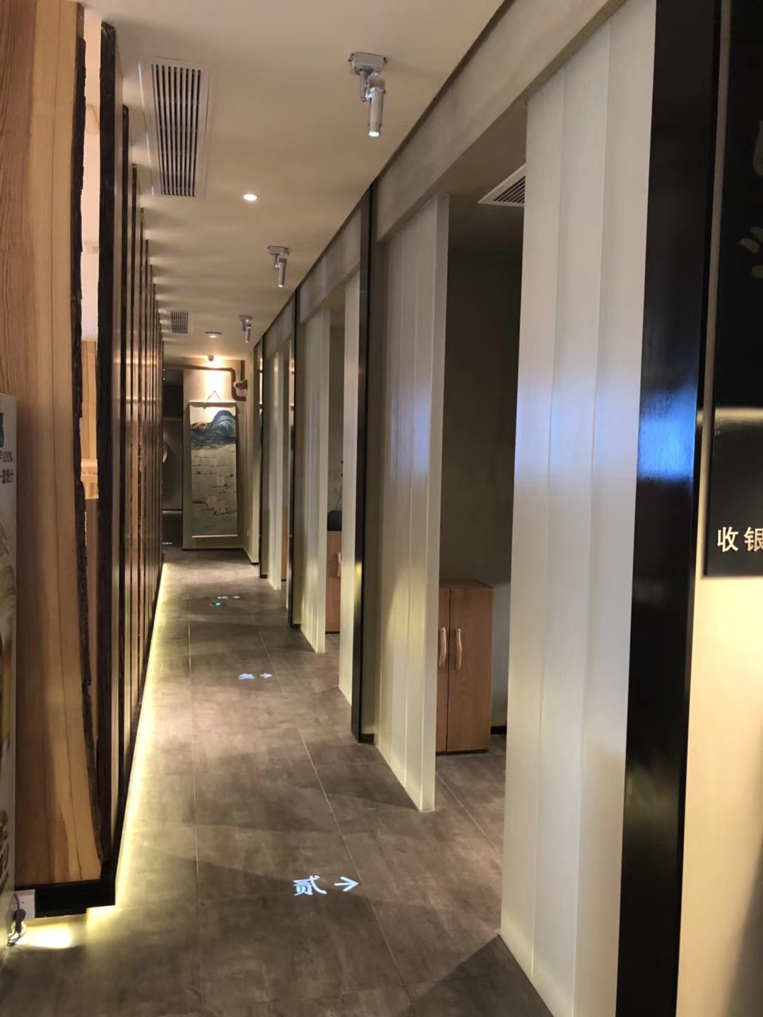 U型玻璃內(nèi)裝隔斷