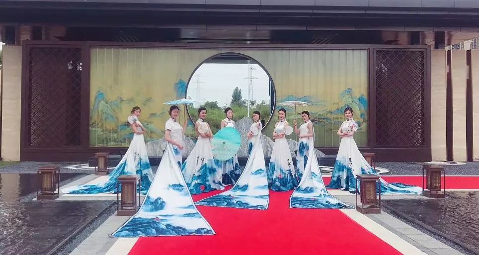 湖北襄陽國(guó)投襄陽府U型玻璃
